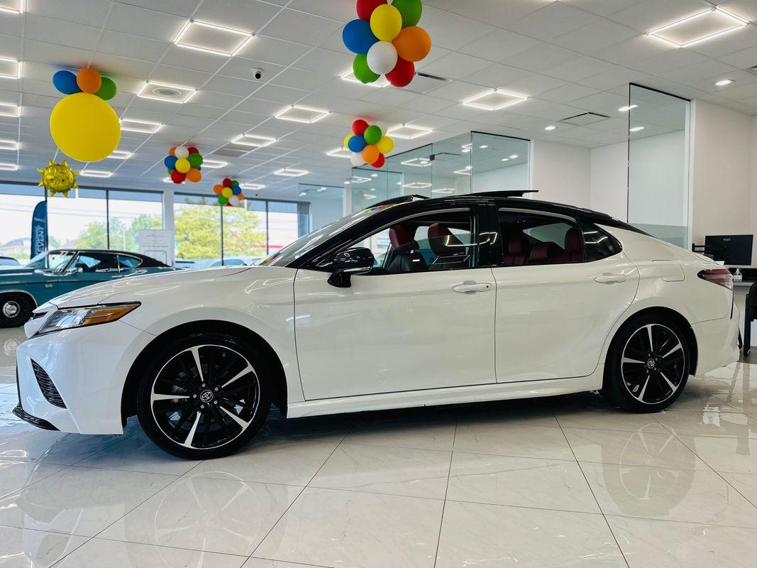 2019 Toyota Camry XSE photo 4