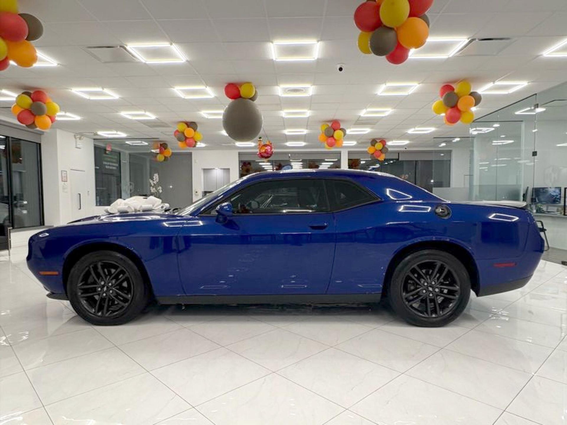 2019 Dodge Challenger SXT photo 4