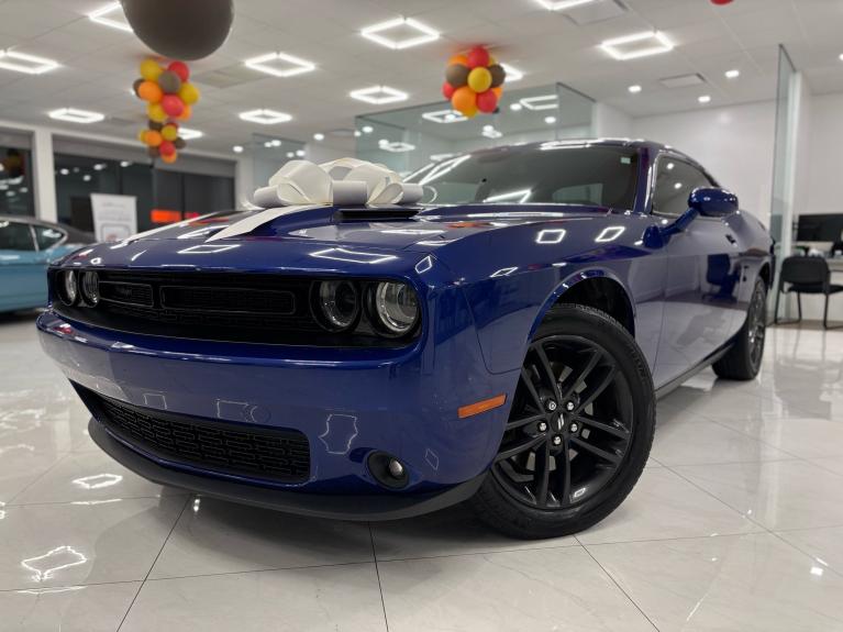 2019 Dodge Challenger SXT's photo