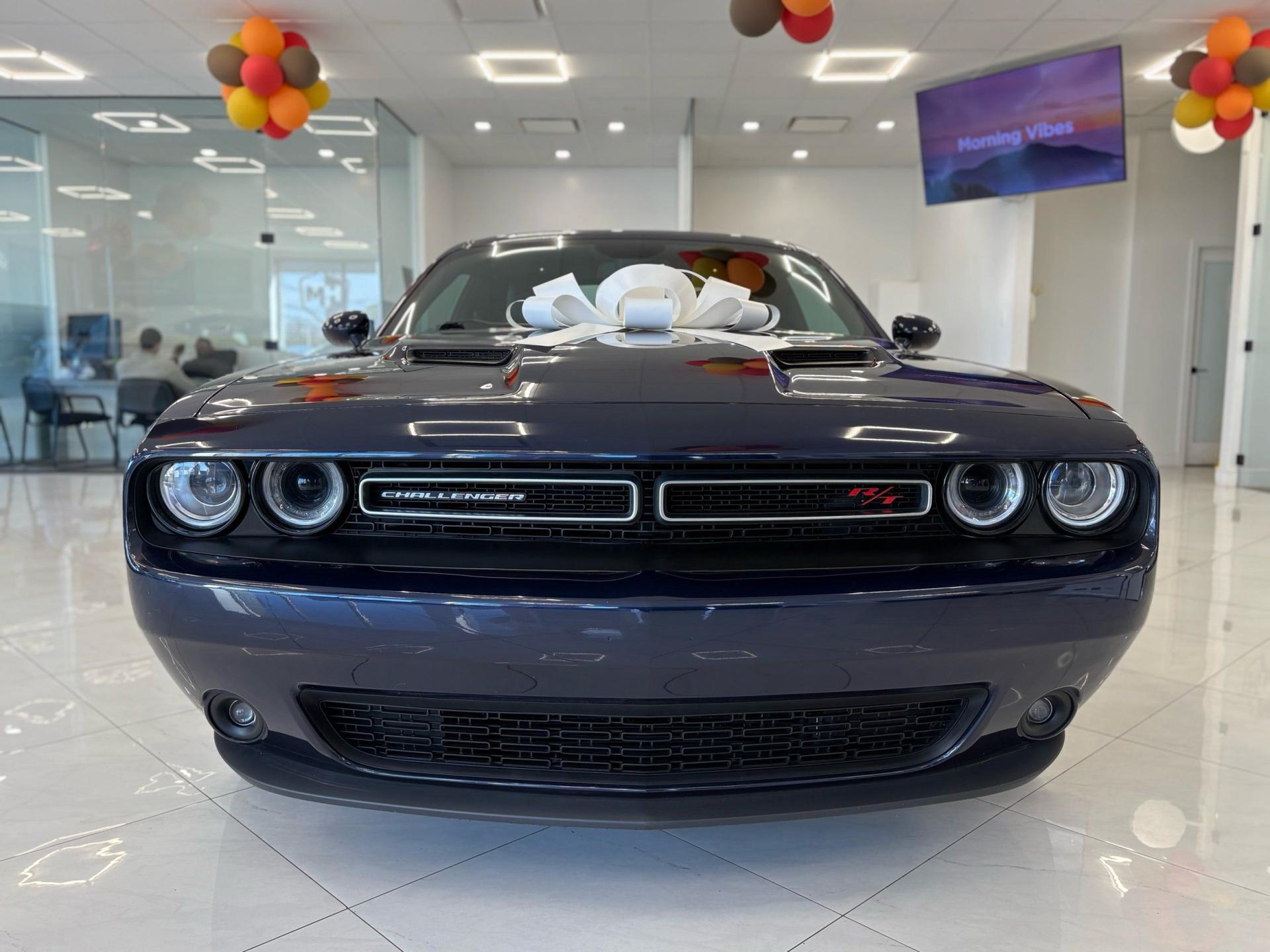 2017 Dodge Challenger R/T Plus photo 2