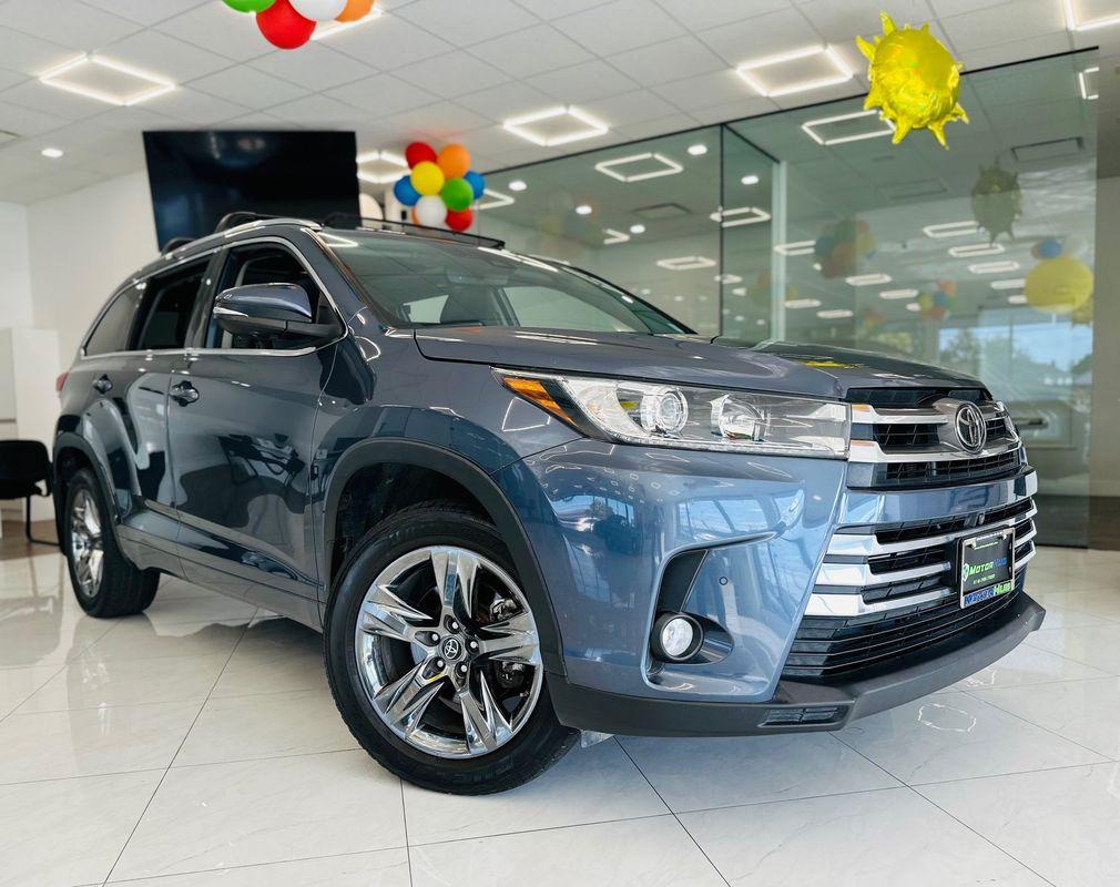 2018 Toyota Highlander Limited Platinum photo 3