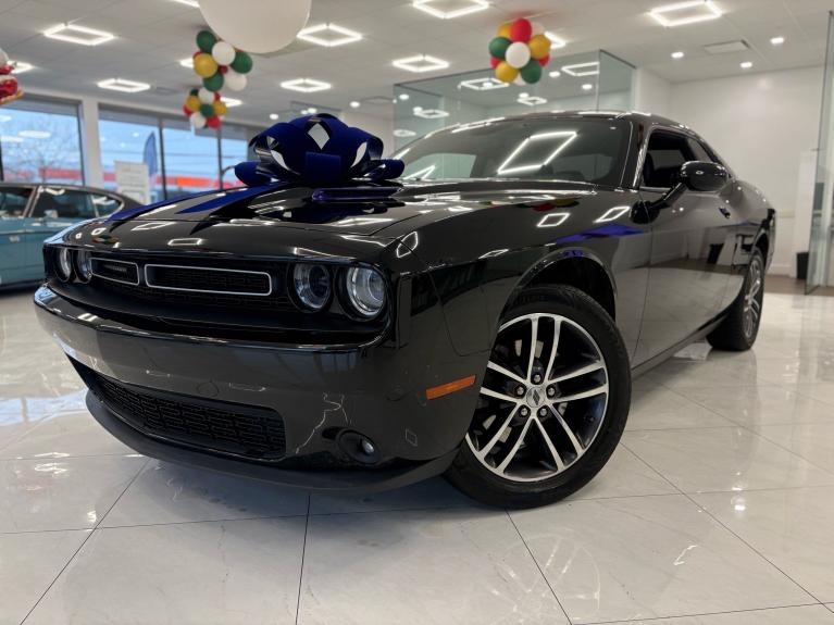 2019 Dodge Challenger SXT's photo