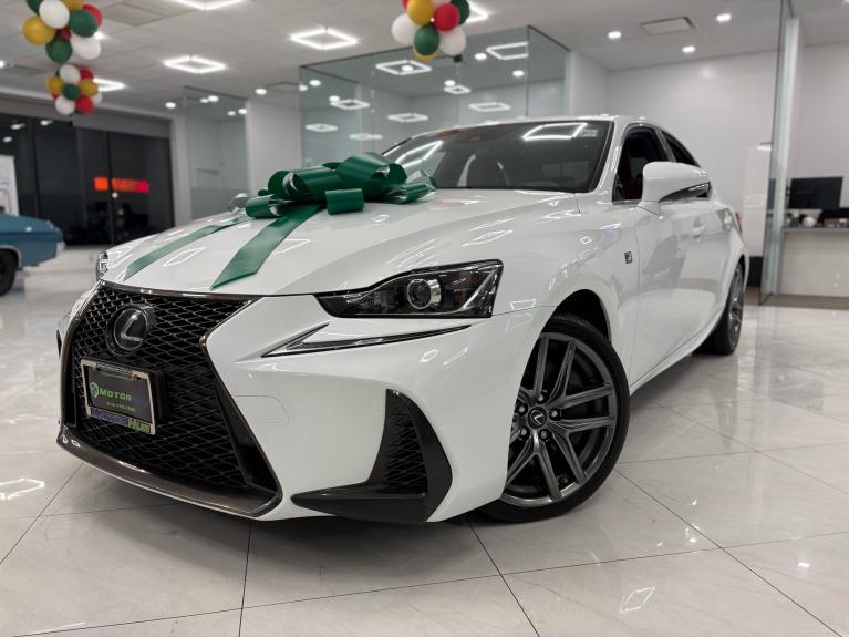 2017 Lexus IS 300's photo
