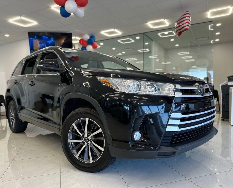 2017 Toyota Highlander XLE photo 3